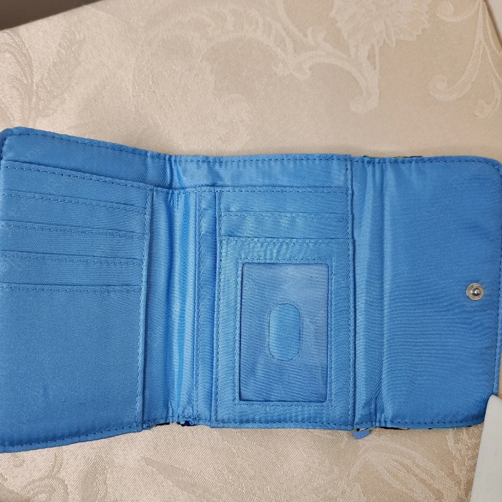 Vera Bradley Trifold Wallet Blueberry Blooms
